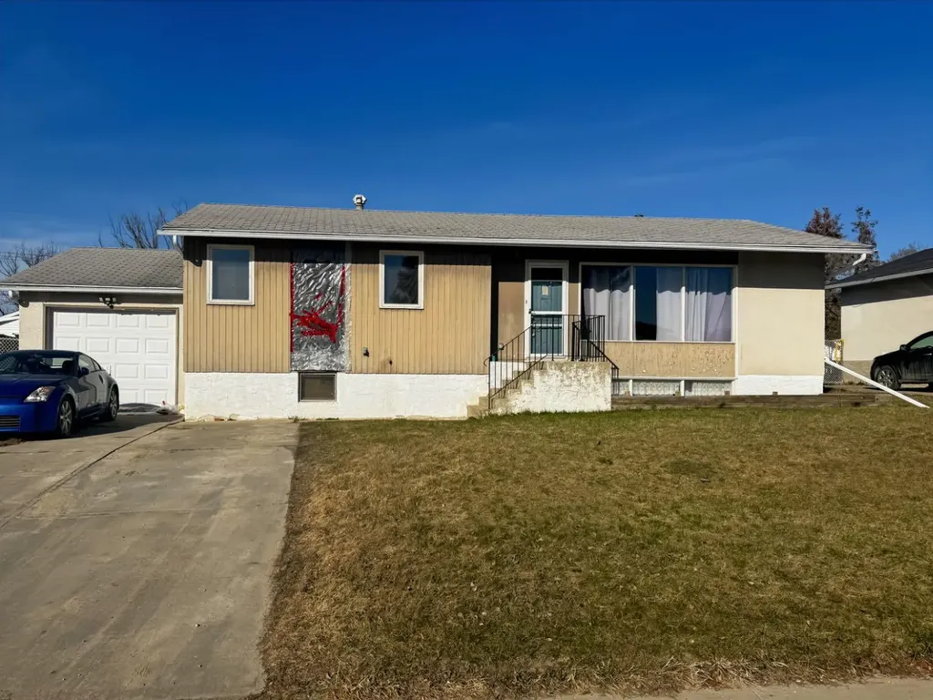 604 7 Avenue Fox Creek AB T0H1P0