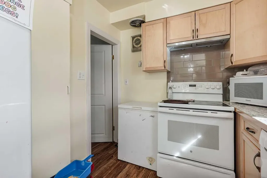 305 2 Avenue W Cardston AB T0K 0K0