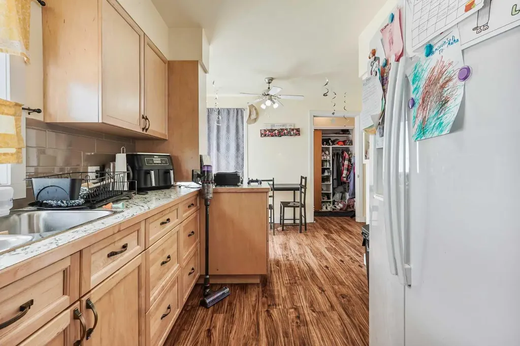 305 2 Avenue W Cardston AB T0K 0K0