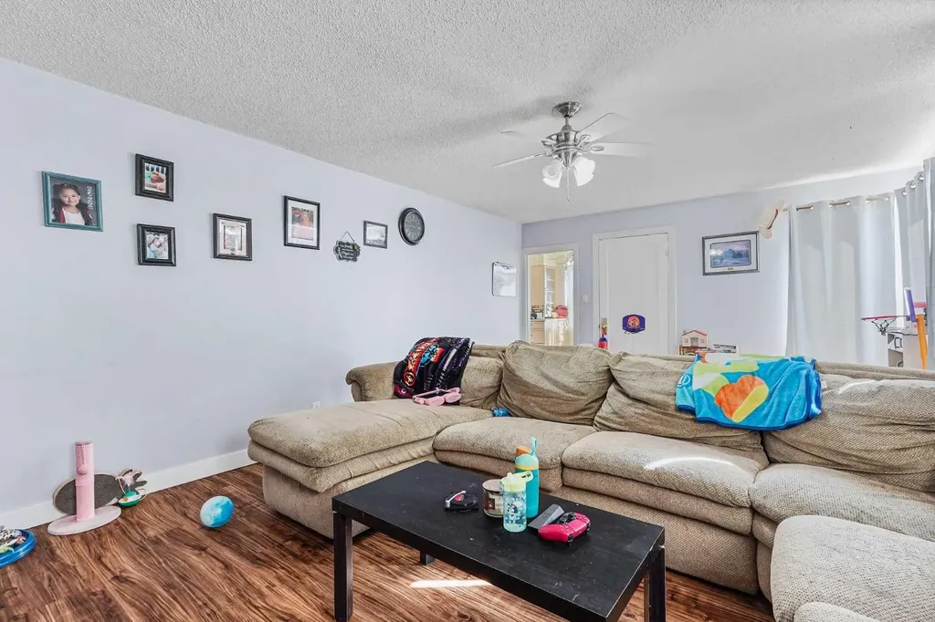 305 2 Avenue W Cardston AB T0K 0K0
