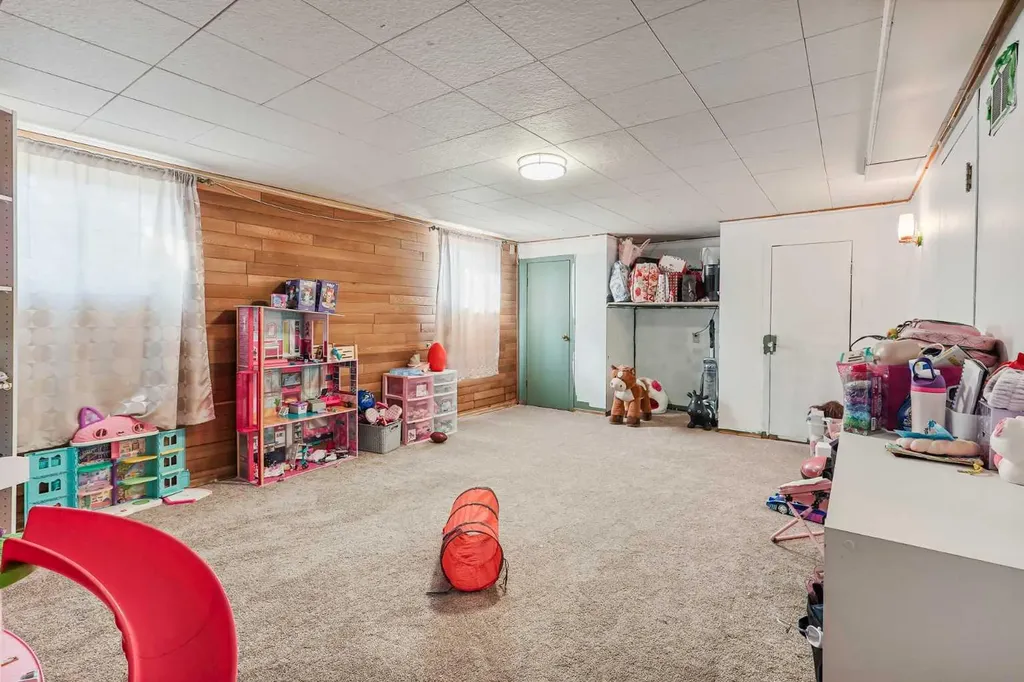 305 2 Avenue W Cardston AB T0K 0K0