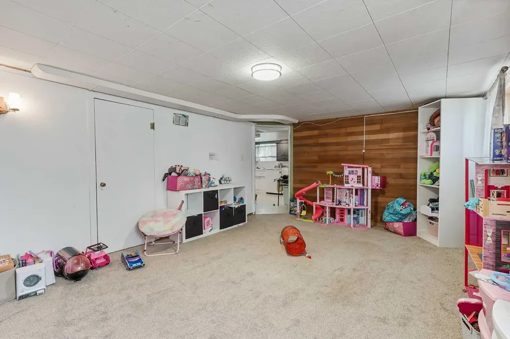 305 2 Avenue W Cardston AB T0K 0K0
