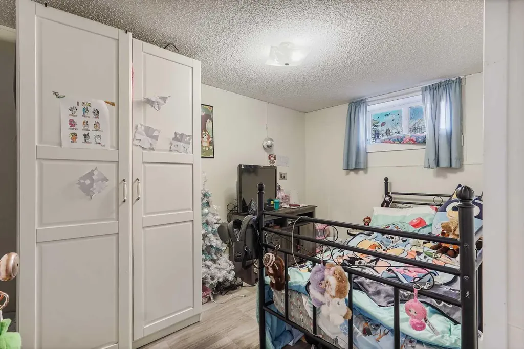 305 2 Avenue W Cardston AB T0K 0K0