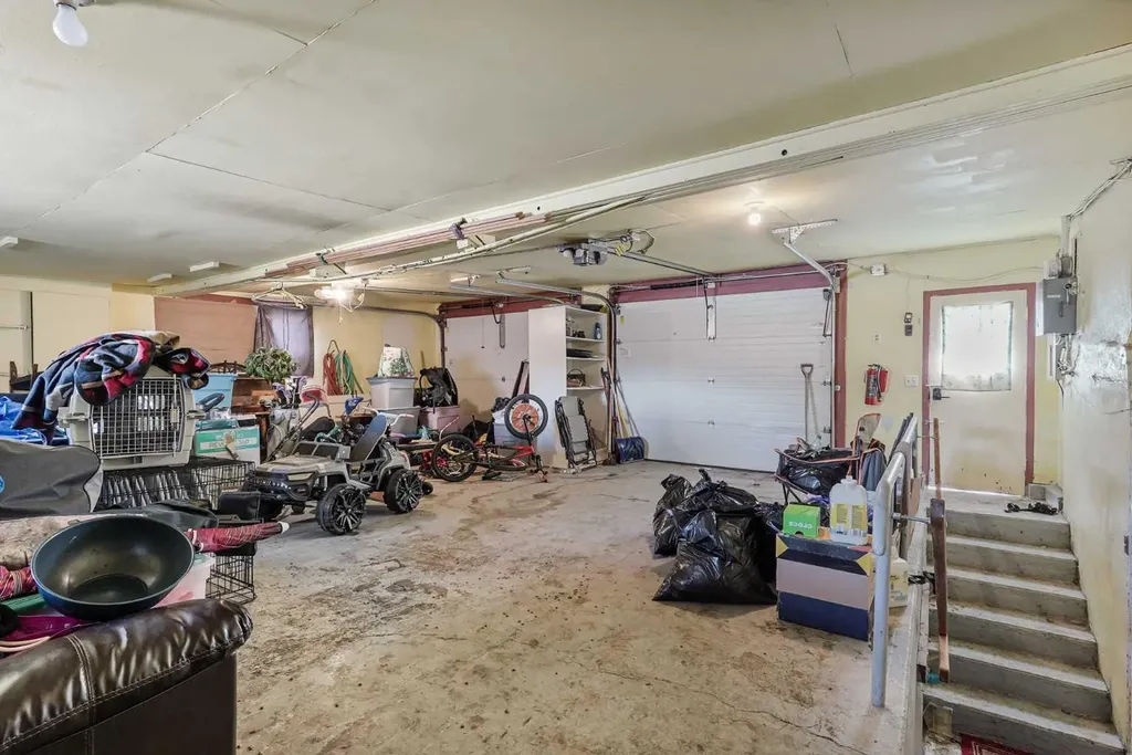 305 2 Avenue W Cardston AB T0K 0K0
