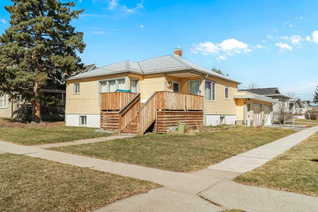 305 2 Avenue W Cardston AB T0K 0K0