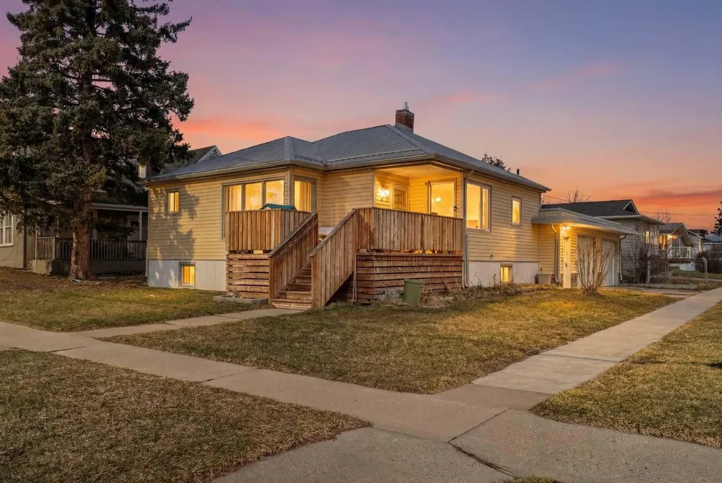 305 2 Avenue W Cardston AB T0K 0K0