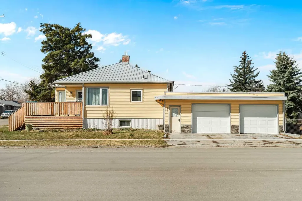 305 2 Avenue W Cardston AB T0K 0K0
