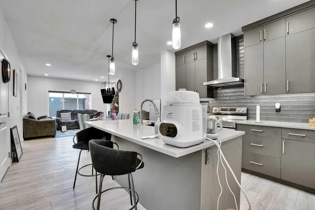 181 Walcrest Boulevard SE Calgary AB T2X4L4