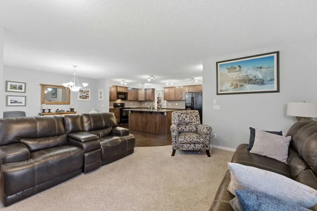 78 Hillcrest Street SW Airdrie AB T4B 0Y7