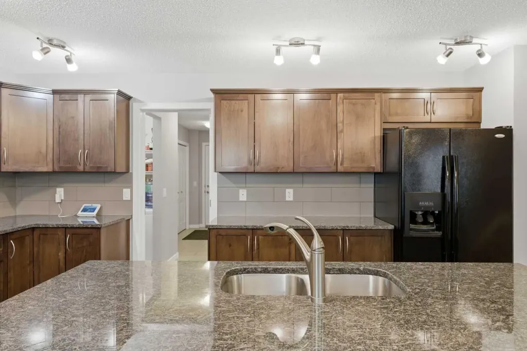 78 Hillcrest Street SW Airdrie AB T4B 0Y7