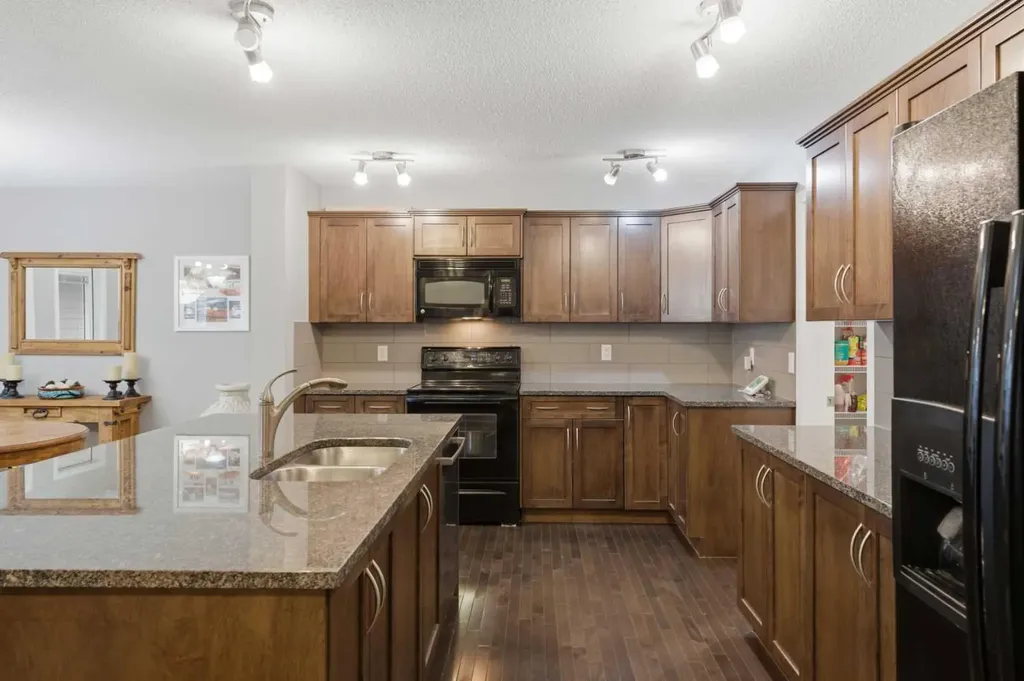 78 Hillcrest Street SW Airdrie AB T4B 0Y7