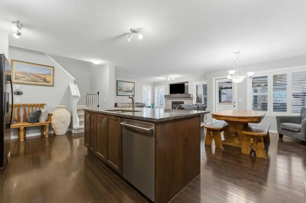 78 Hillcrest Street SW Airdrie AB T4B 0Y7
