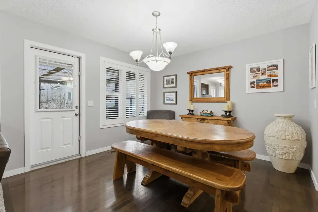 78 Hillcrest Street SW Airdrie AB T4B 0Y7