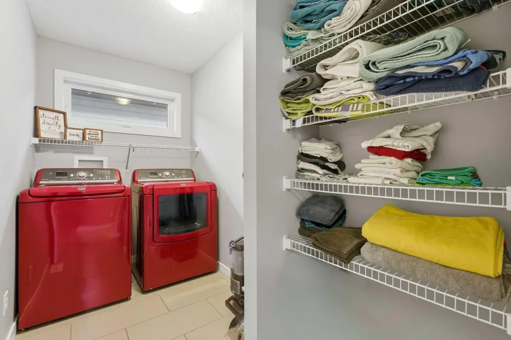 78 Hillcrest Street SW Airdrie AB T4B 0Y7