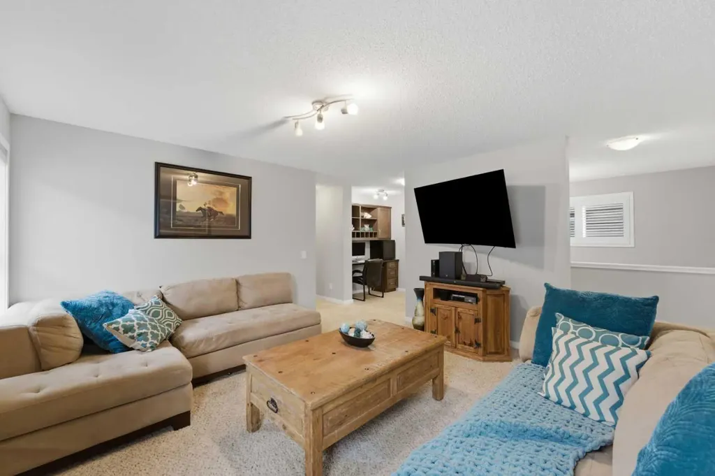 78 Hillcrest Street SW Airdrie AB T4B 0Y7