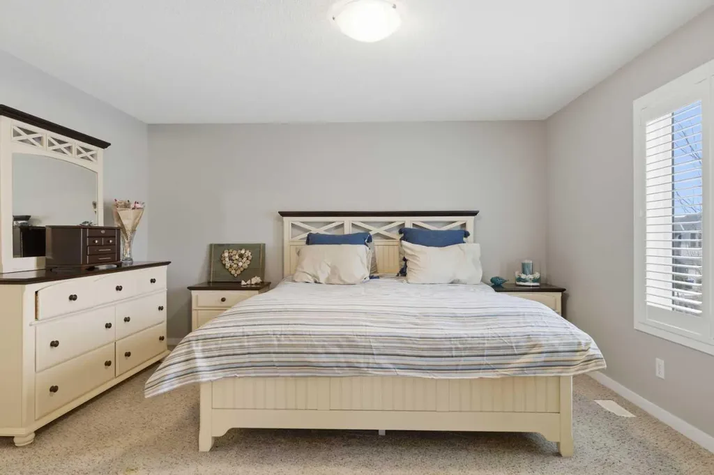 78 Hillcrest Street SW Airdrie AB T4B 0Y7