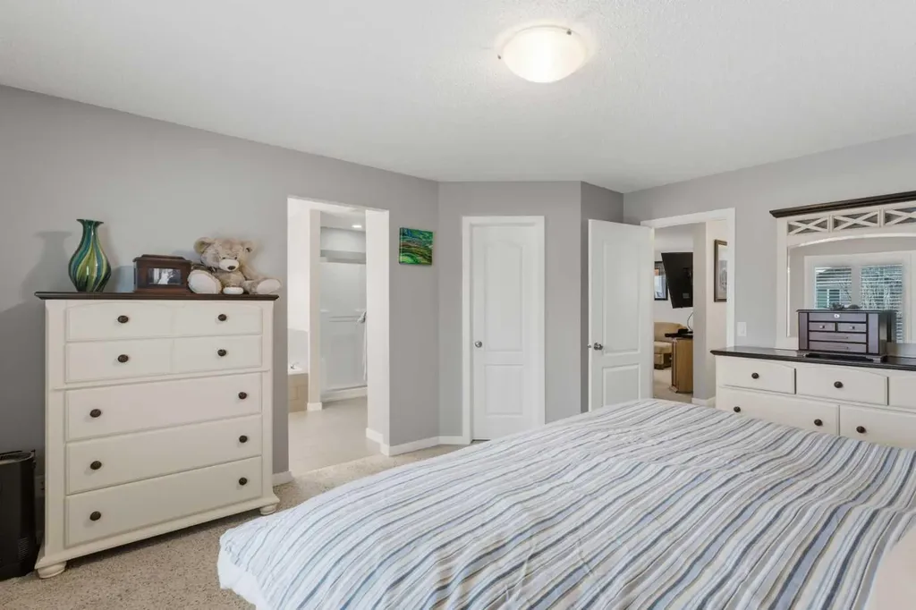 78 Hillcrest Street SW Airdrie AB T4B 0Y7