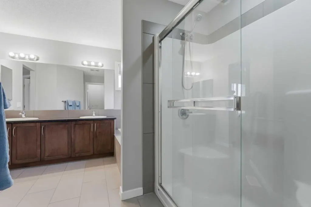 78 Hillcrest Street SW Airdrie AB T4B 0Y7