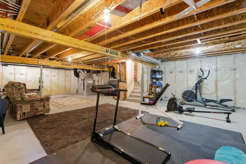 78 Hillcrest Street SW Airdrie AB T4B 0Y7