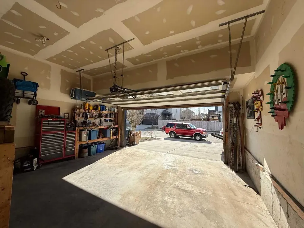 78 Hillcrest Street SW Airdrie AB T4B 0Y7