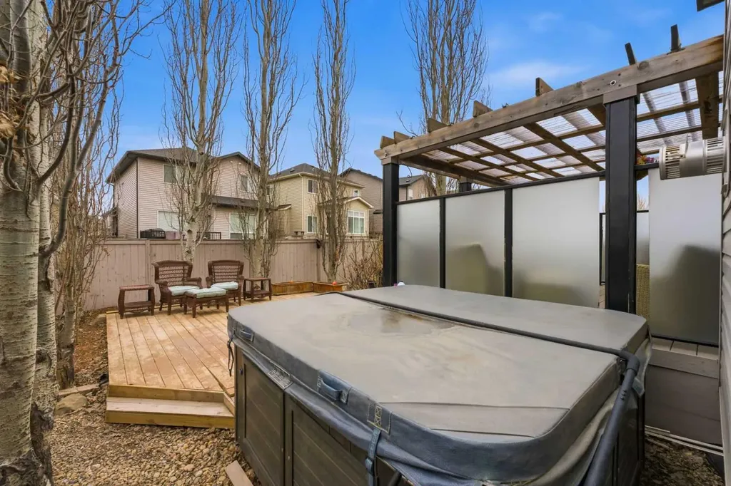 78 Hillcrest Street SW Airdrie AB T4B 0Y7