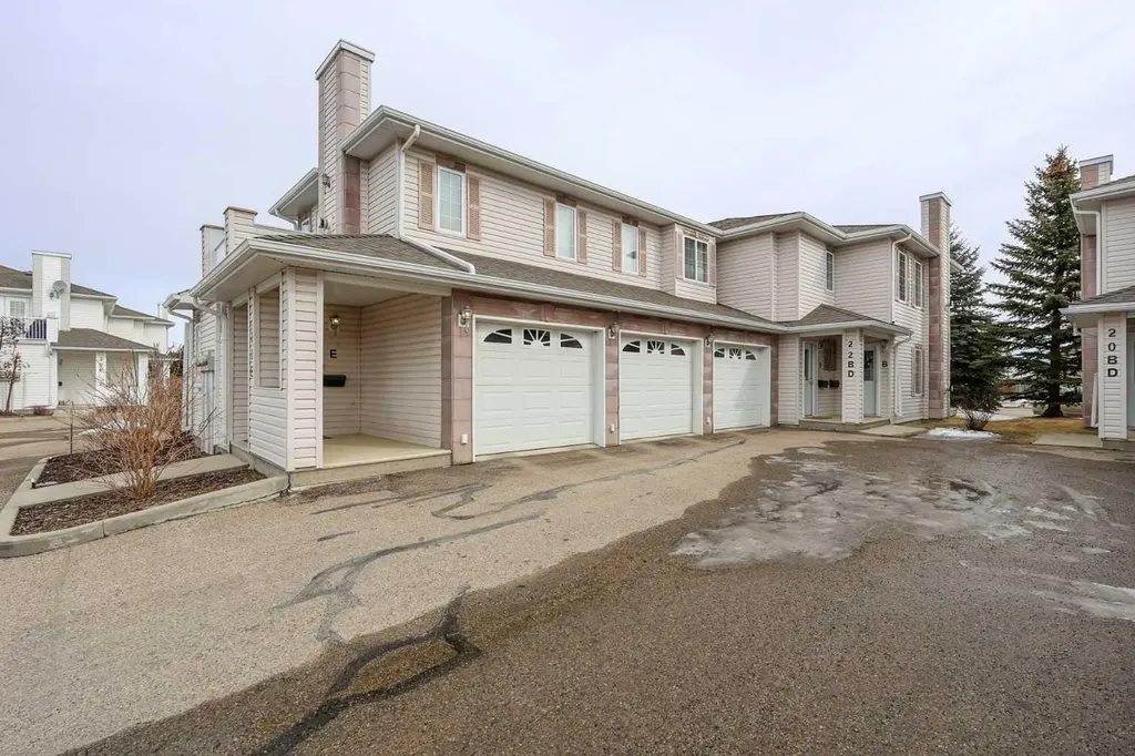 32 Daines Avenue Red Deer AB T4R 2Z5