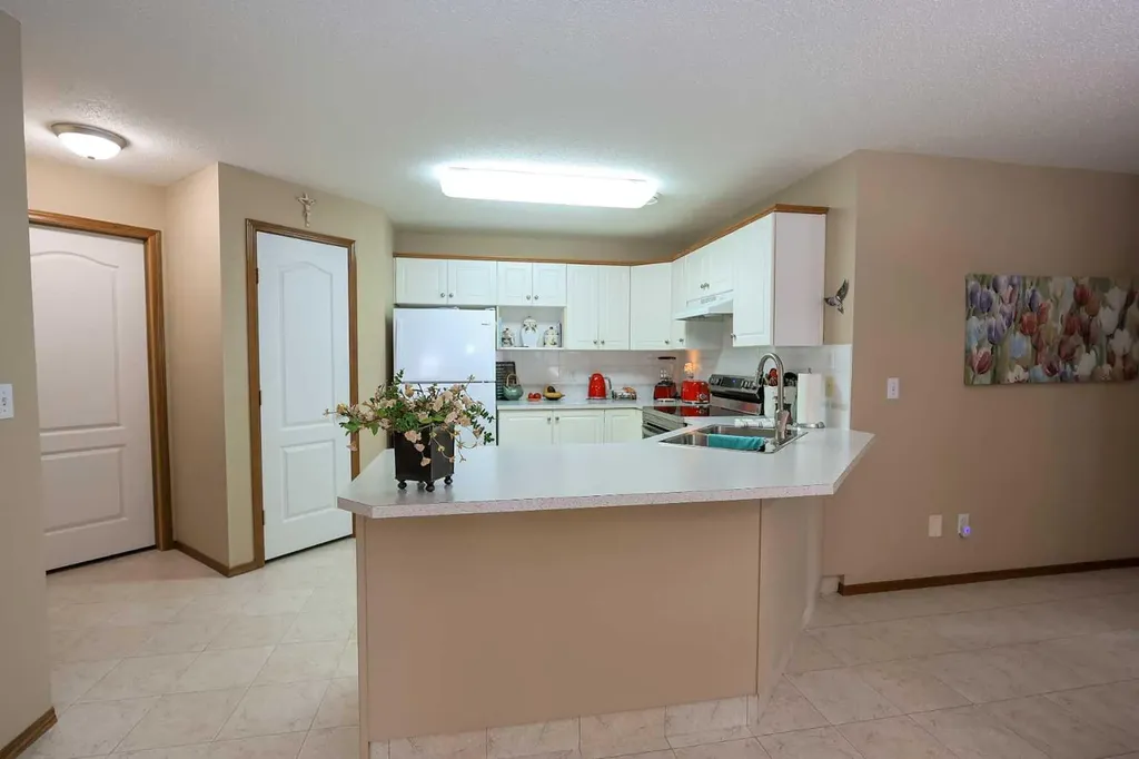 32 Daines Avenue Red Deer AB T4R 2Z5