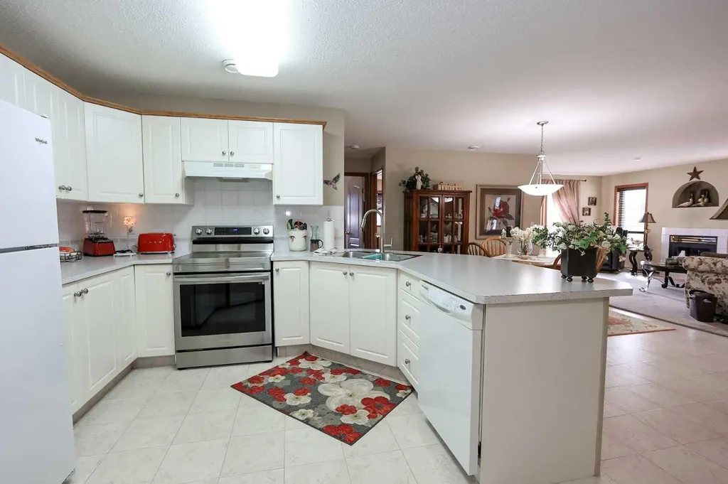 32 Daines Avenue Red Deer AB T4R 2Z5