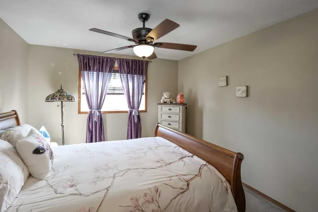 32 Daines Avenue Red Deer AB T4R 2Z5