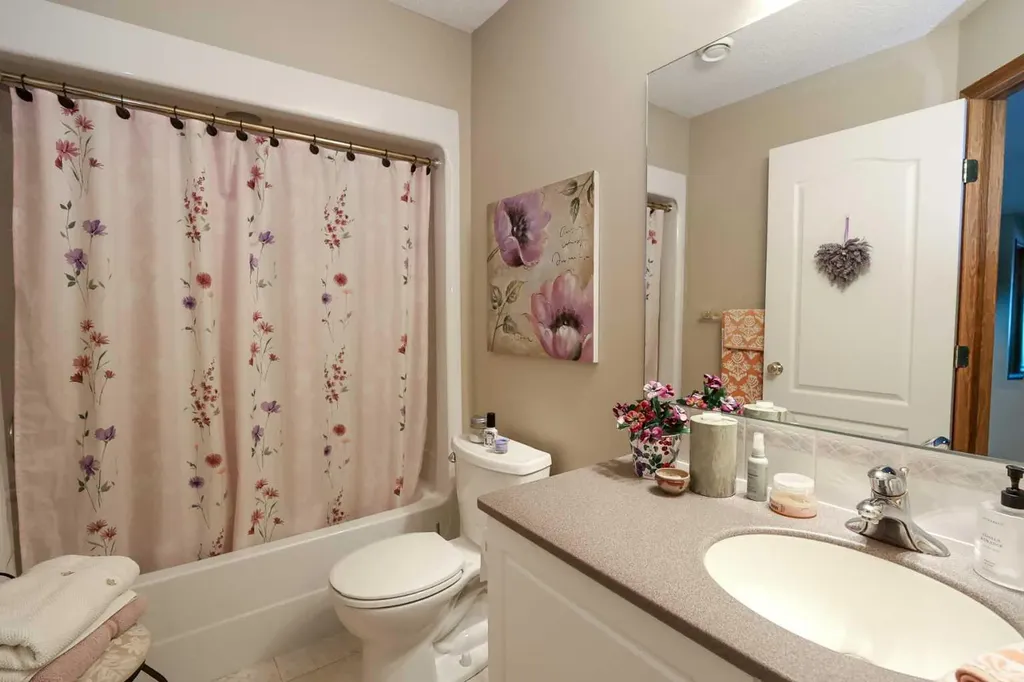 32 Daines Avenue Red Deer AB T4R 2Z5