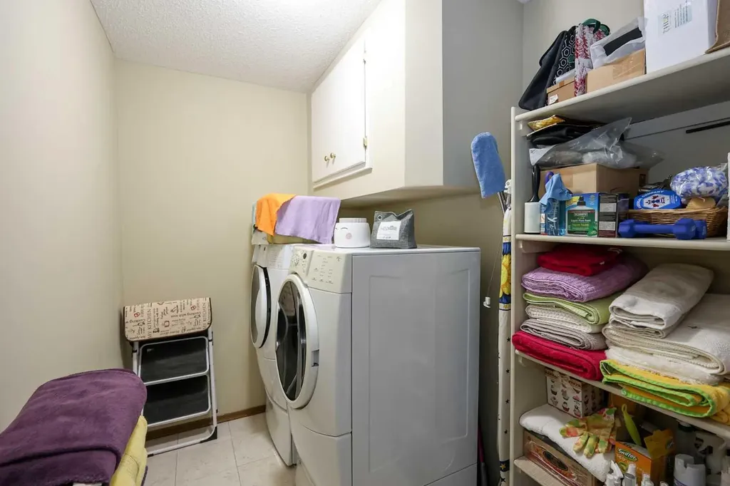 32 Daines Avenue Red Deer AB T4R 2Z5