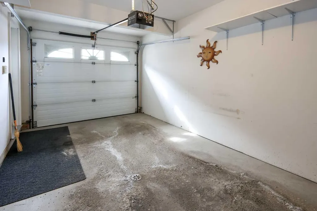 32 Daines Avenue Red Deer AB T4R 2Z5