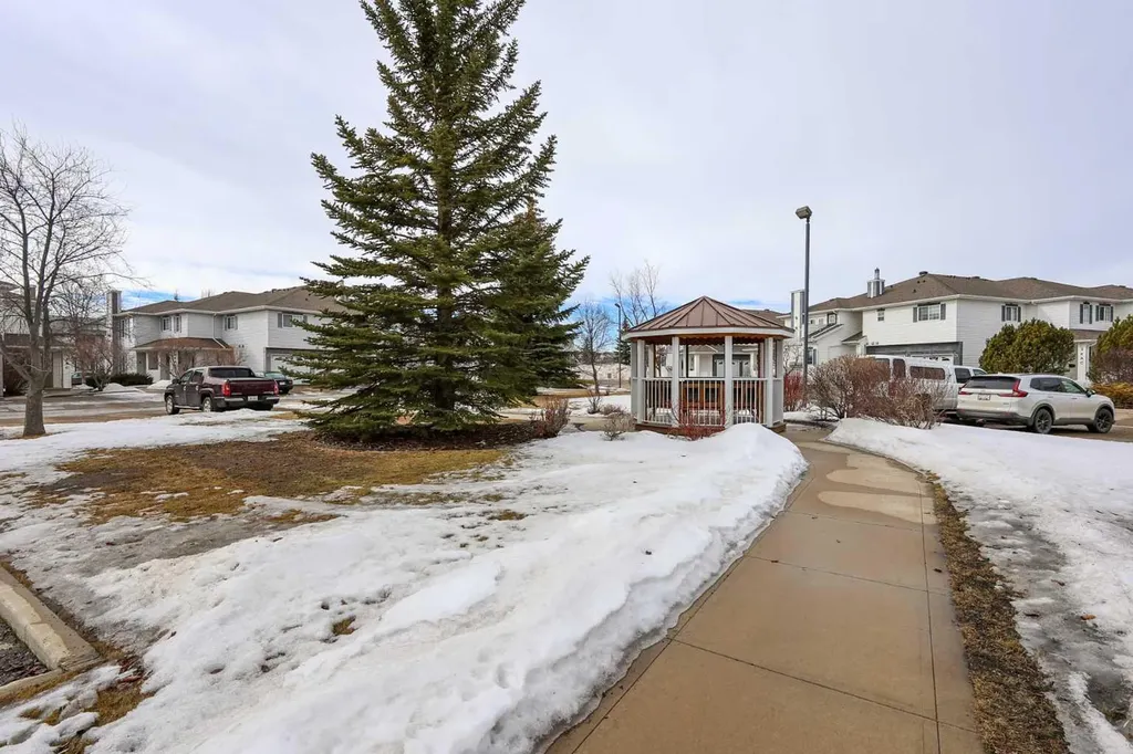 32 Daines Avenue Red Deer AB T4R 2Z5