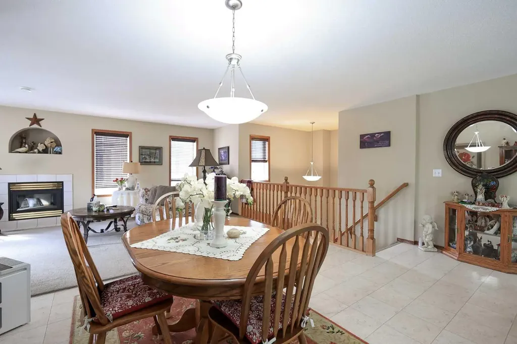 32 Daines Avenue Red Deer AB T4R 2Z5