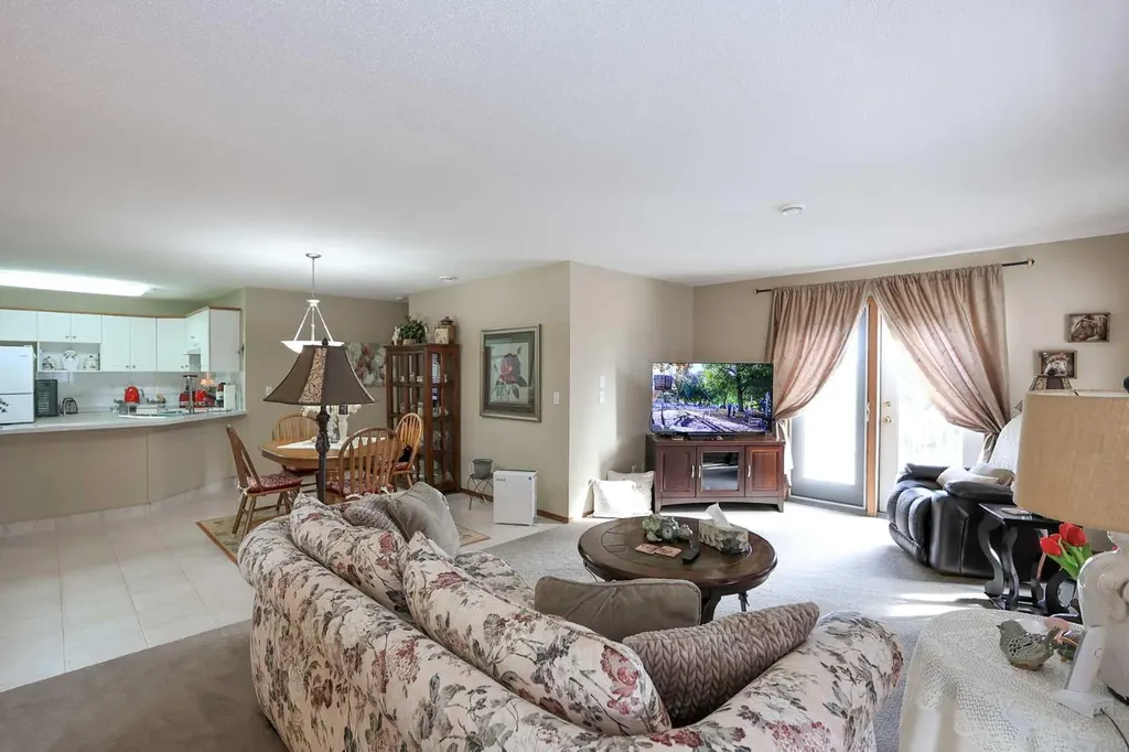 32 Daines Avenue Red Deer AB T4R 2Z5
