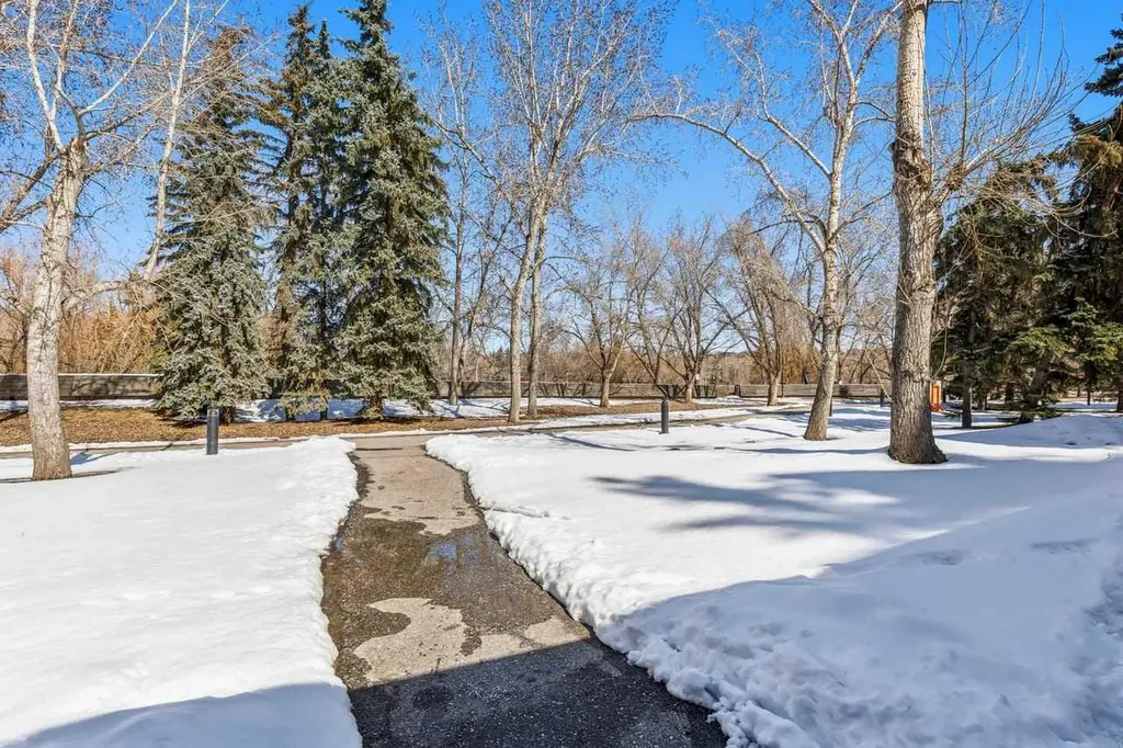 500 Eau Claire Avenue SW Calgary AB T2P 3R8