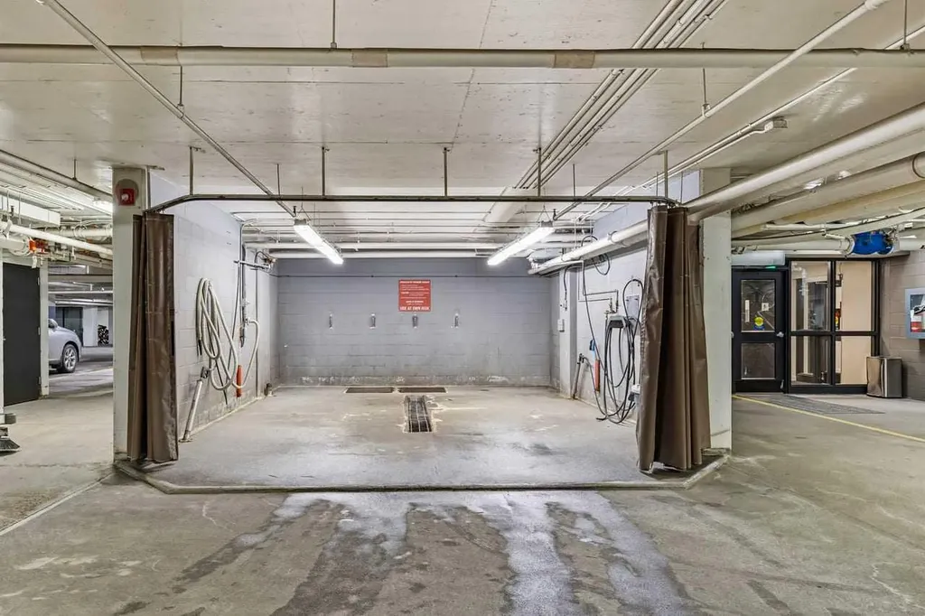500 Eau Claire Avenue SW Calgary AB T2P 3R8