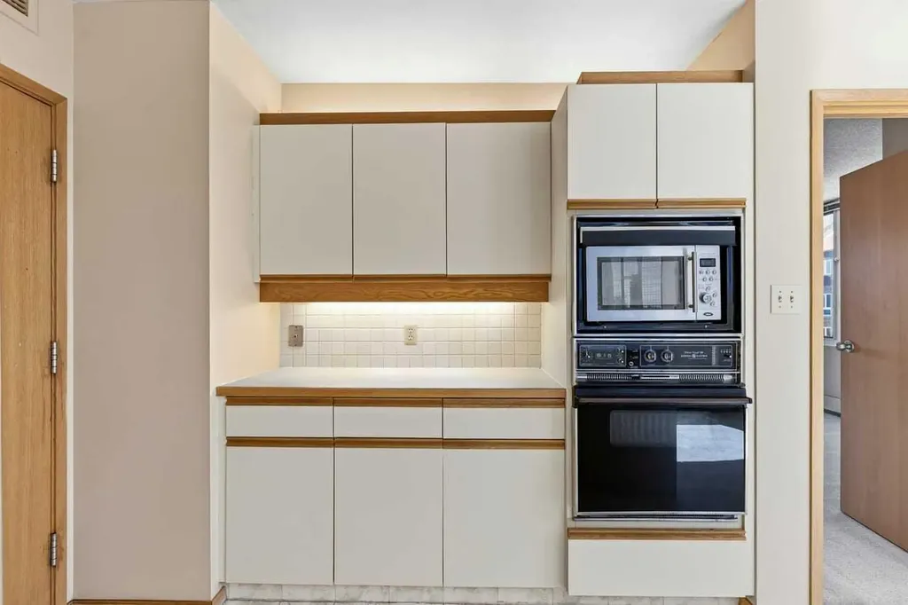 500 Eau Claire Avenue SW Calgary AB T2P 3R8