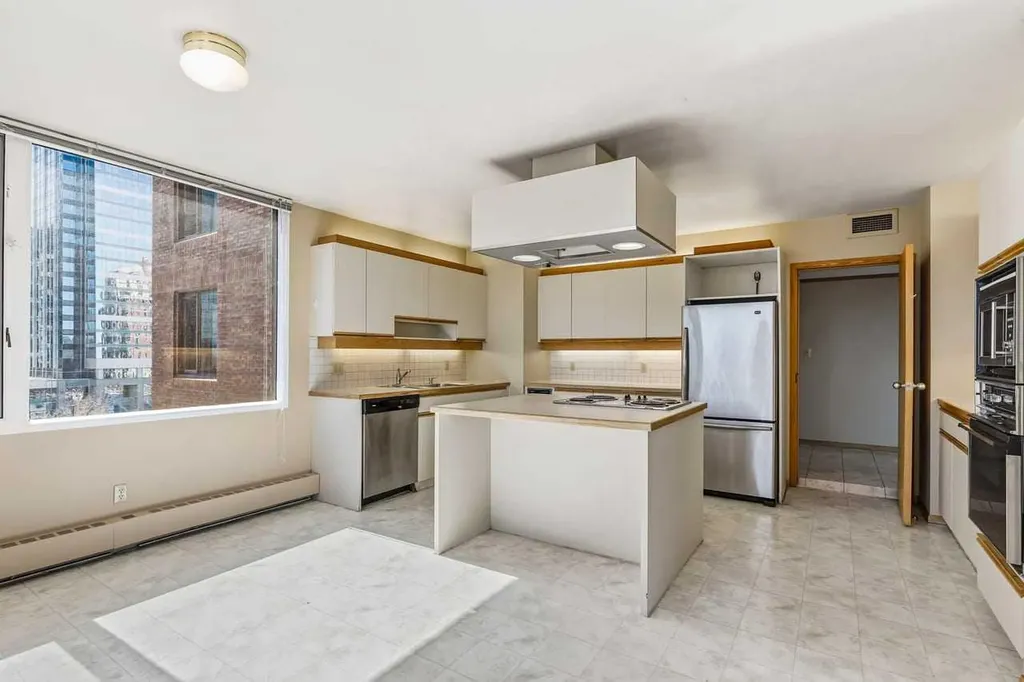 500 Eau Claire Avenue SW Calgary AB T2P 3R8