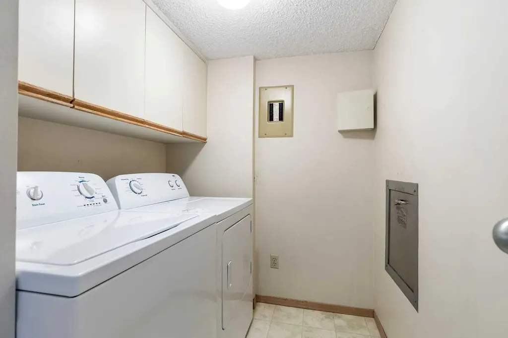 500 Eau Claire Avenue SW Calgary AB T2P 3R8