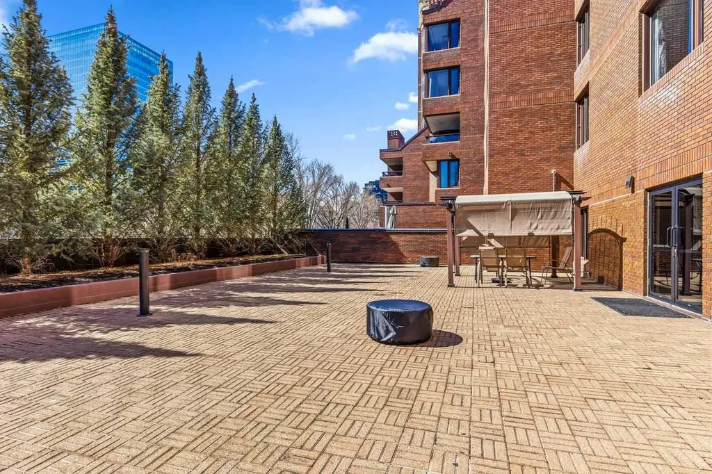 500 Eau Claire Avenue SW Calgary AB T2P 3R8