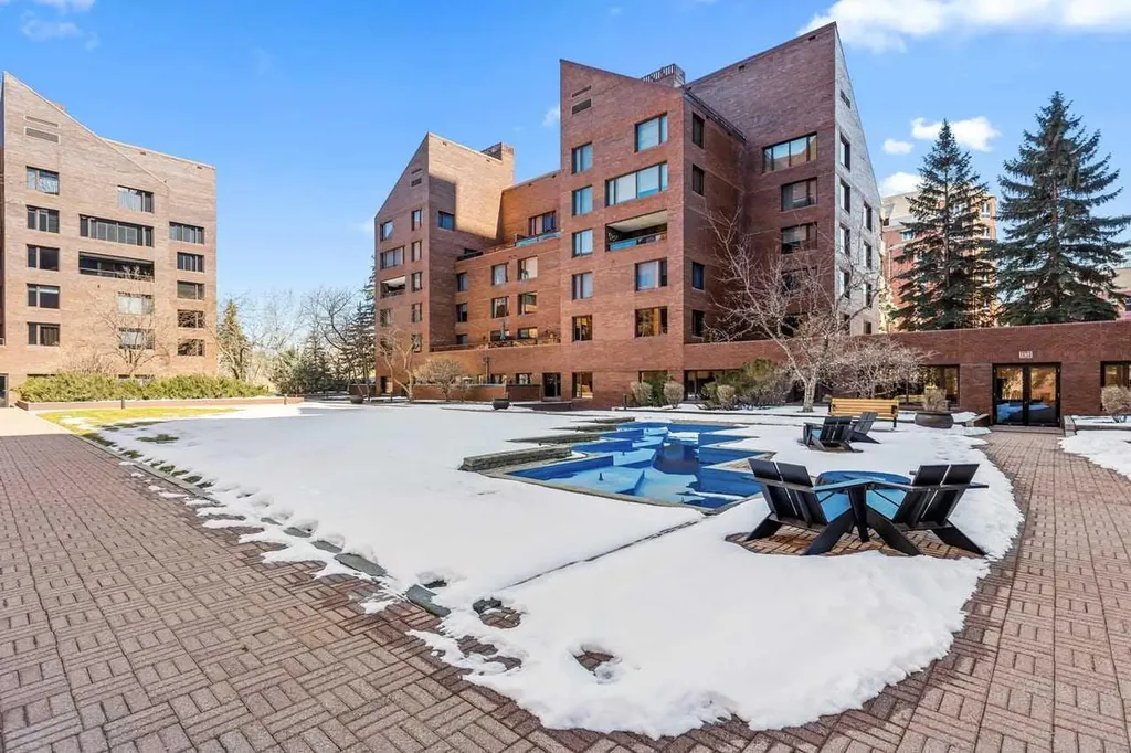 500 Eau Claire Avenue SW Calgary AB T2P 3R8