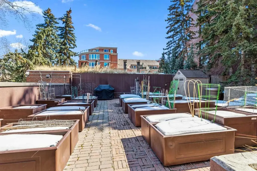 500 Eau Claire Avenue SW Calgary AB T2P 3R8