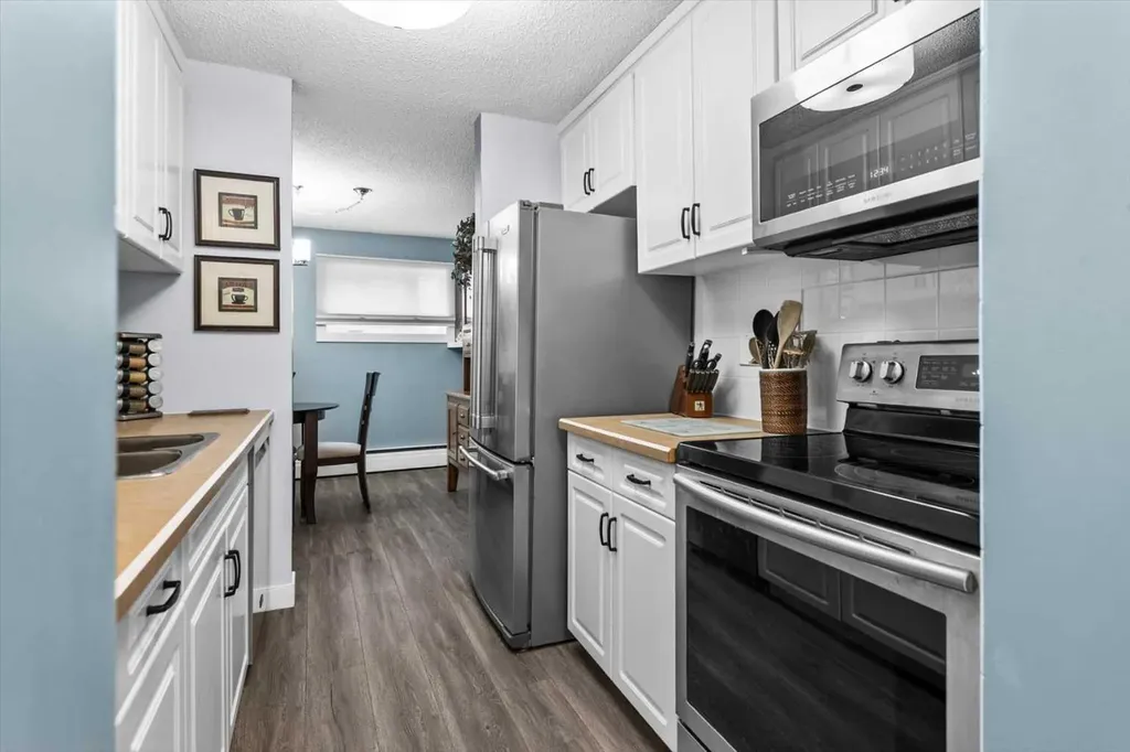 723 57 Avenue SW Calgary AB T2V4Z3