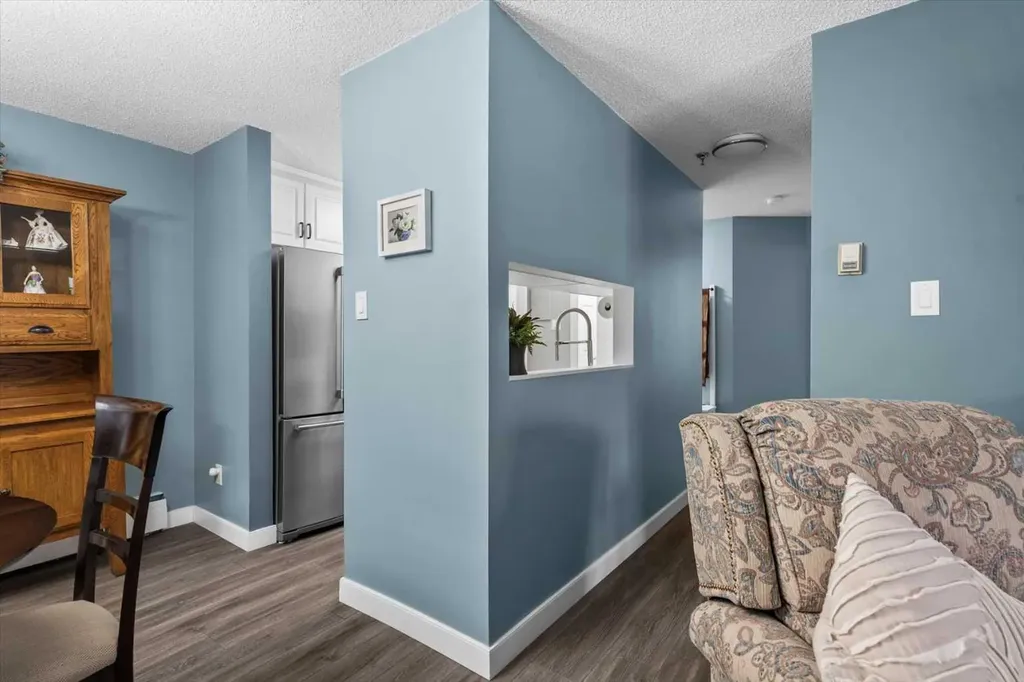 723 57 Avenue SW Calgary AB T2V4Z3