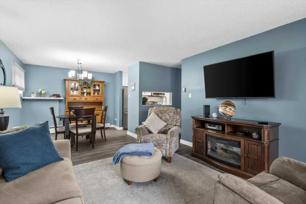 723 57 Avenue SW Calgary AB T2V4Z3