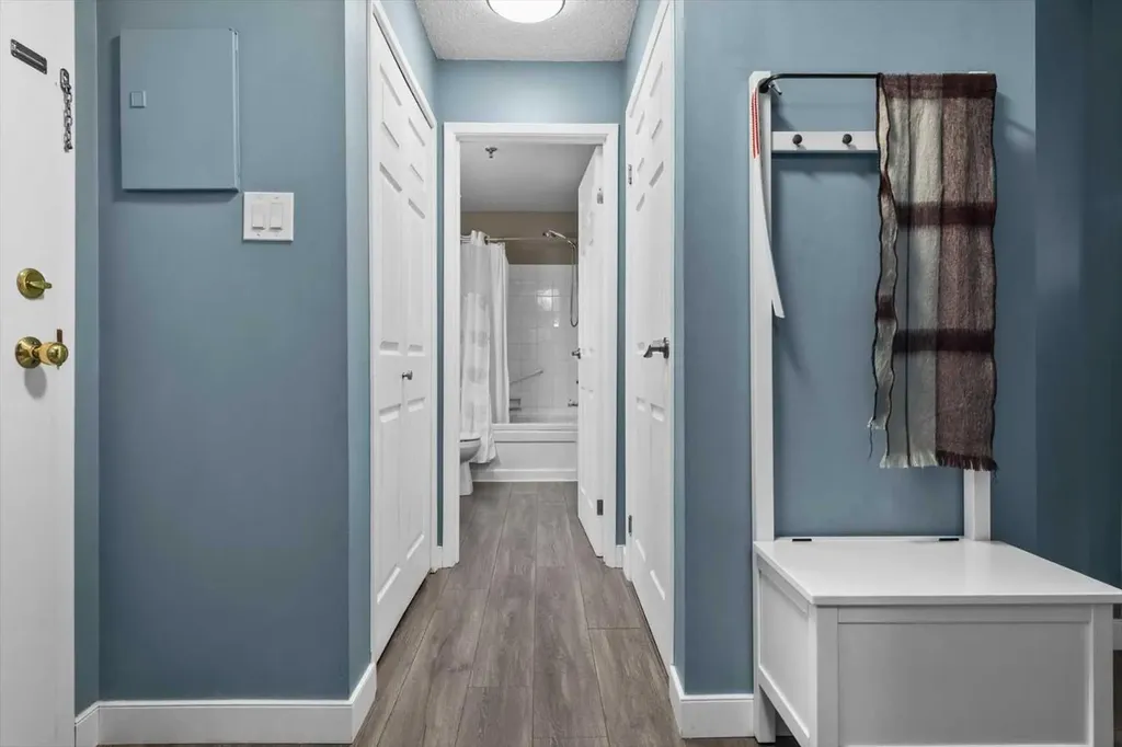 723 57 Avenue SW Calgary AB T2V4Z3