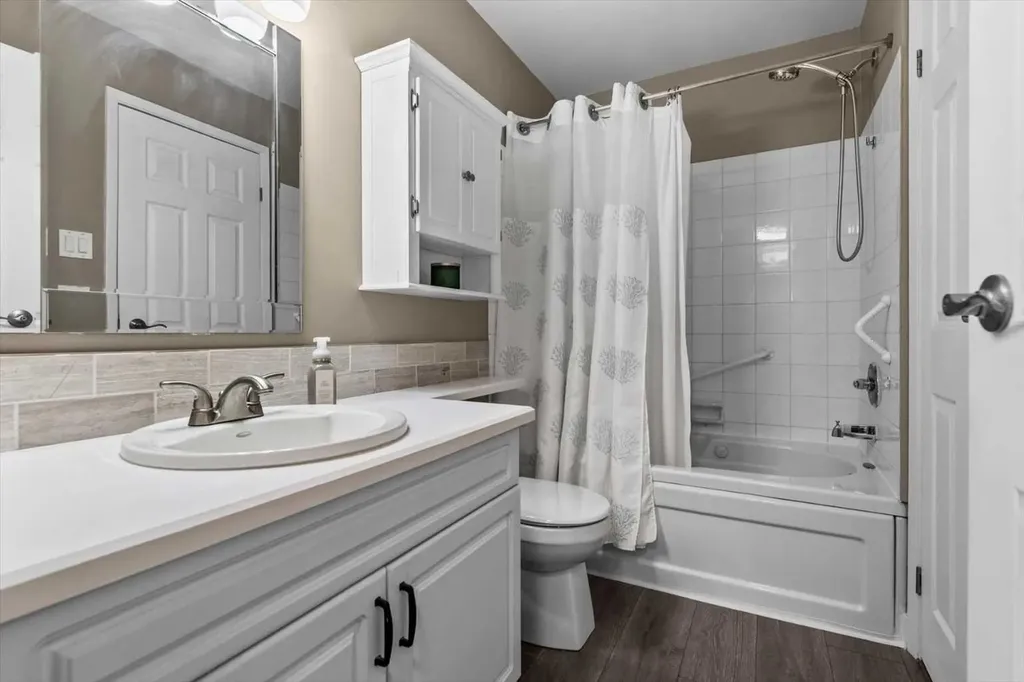 723 57 Avenue SW Calgary AB T2V4Z3