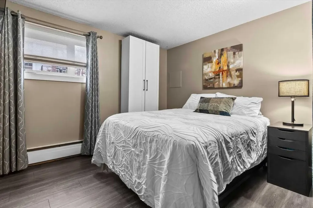 723 57 Avenue SW Calgary AB T2V4Z3
