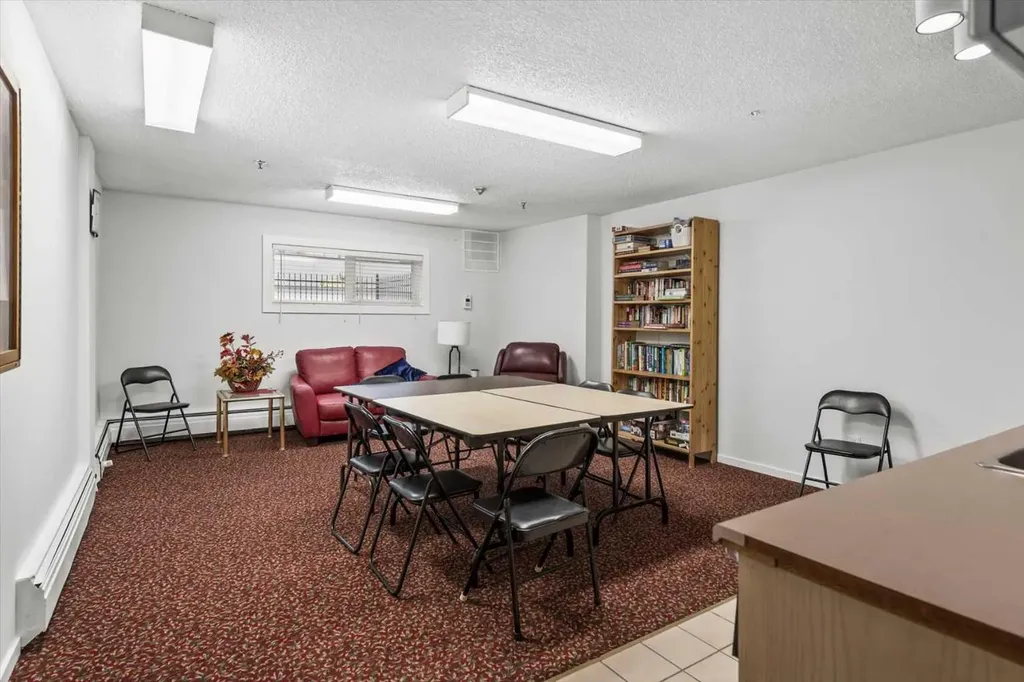 723 57 Avenue SW Calgary AB T2V4Z3